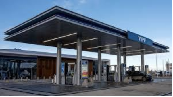 YPF anunció que bajará 4% los precios de la nafta y el gasoil a partir del 1° de mayo